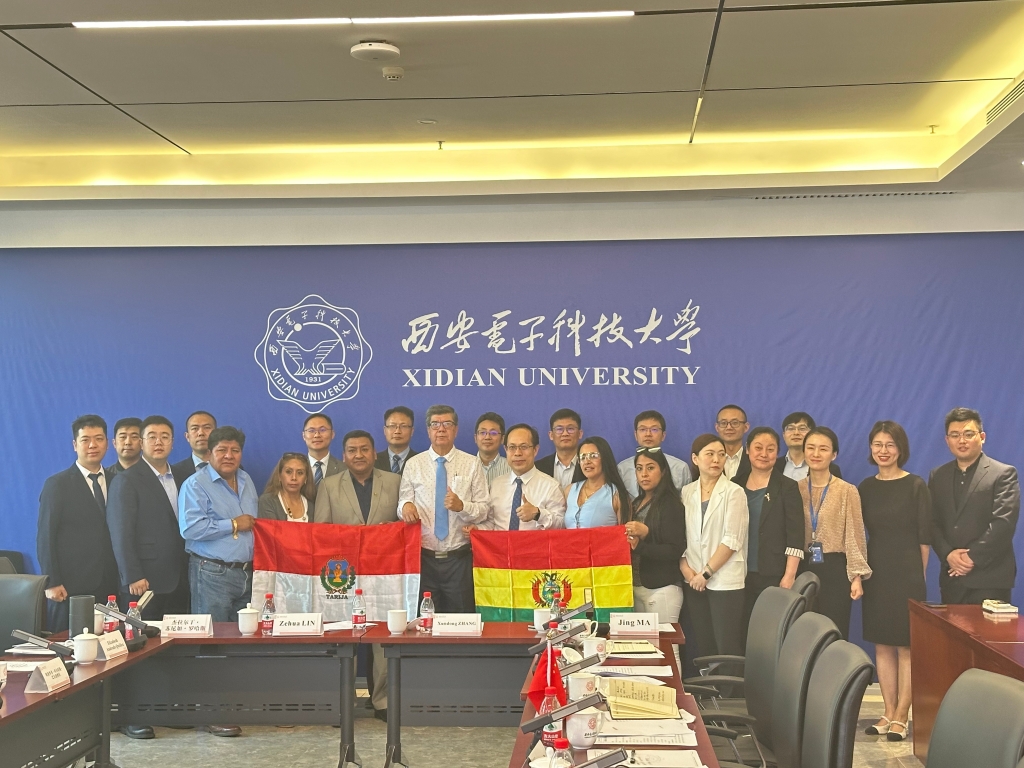 NACB visitaron a Universidad de Xidian